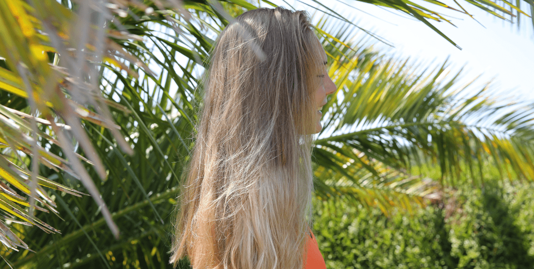 Soleil, mer, chlore... Comment prendre soin de ses cheveux en été ? - Endro Cosmetiques